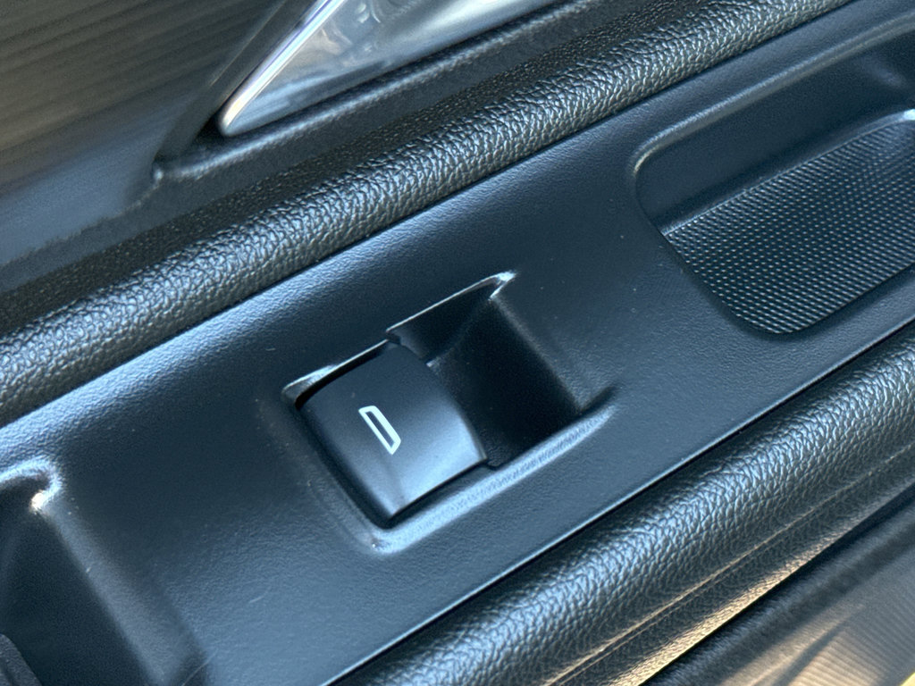 Used 2024 GMC Terrain SLE image 30