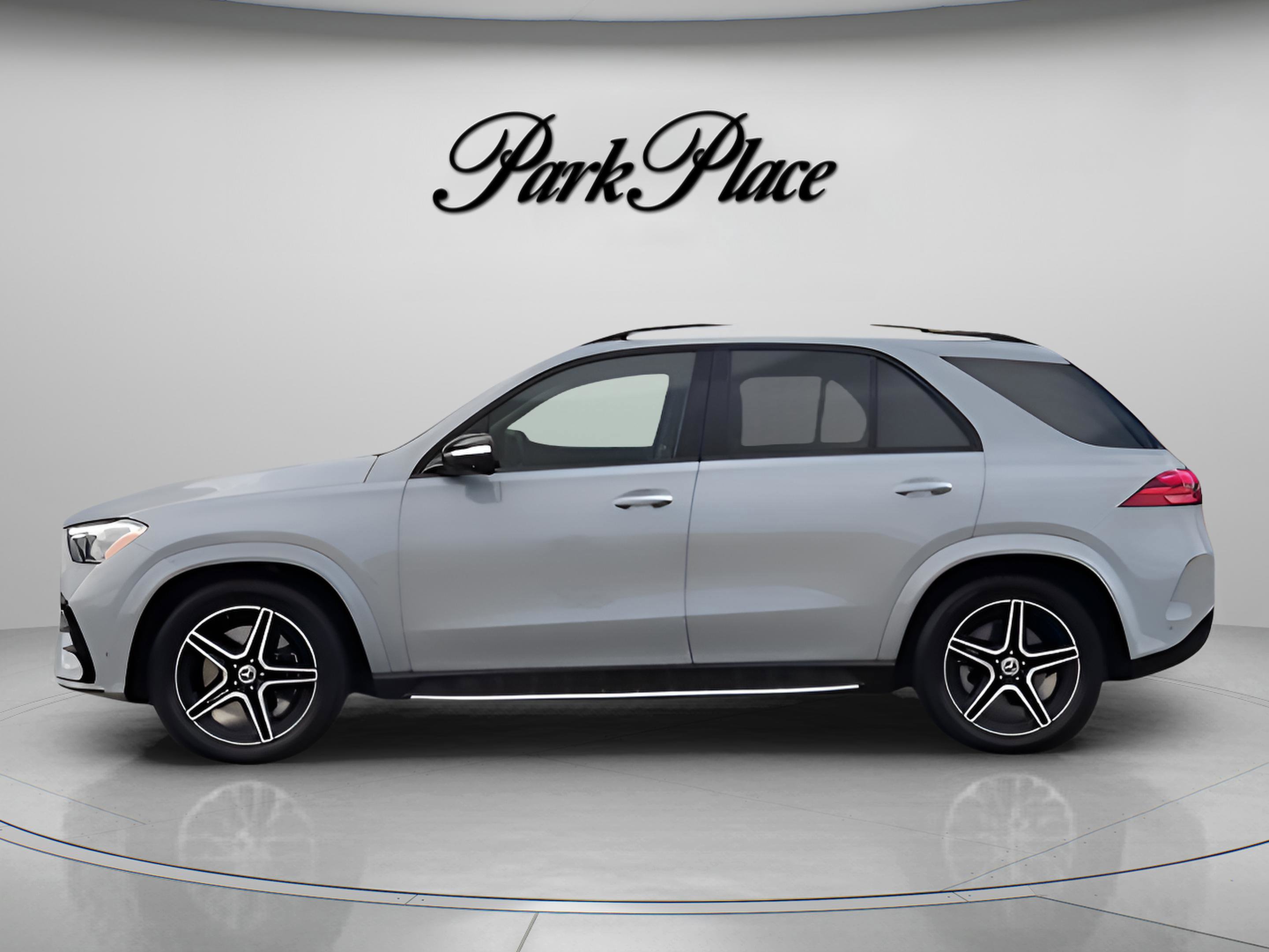 Certified 2024 Mercedes-Benz GLE 450 4MATIC image 2