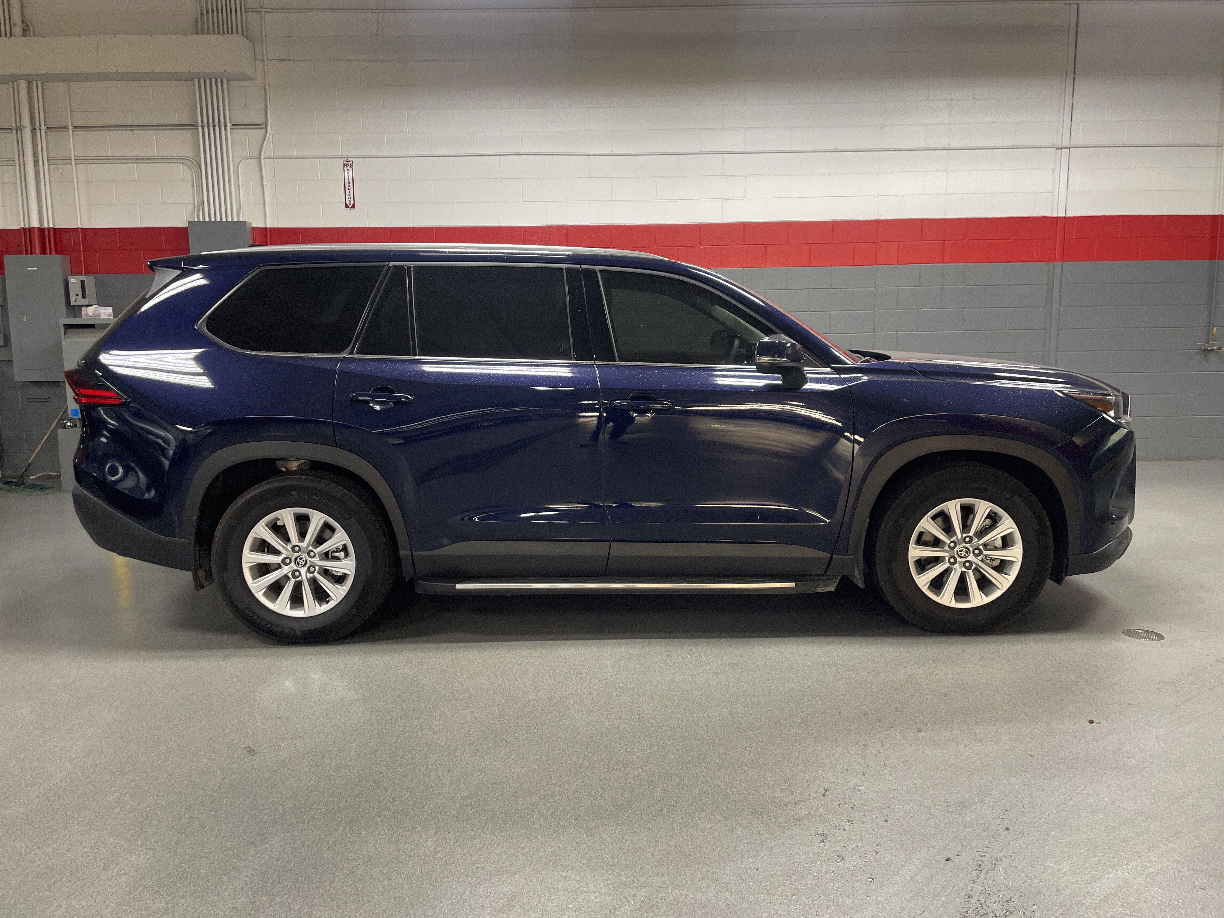 Used 2025 Toyota Grand Highlander FWD image 37