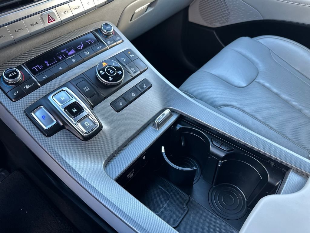 Used 2022 Hyundai Palisade SEL w/ 8P Bench Seat Package image 16
