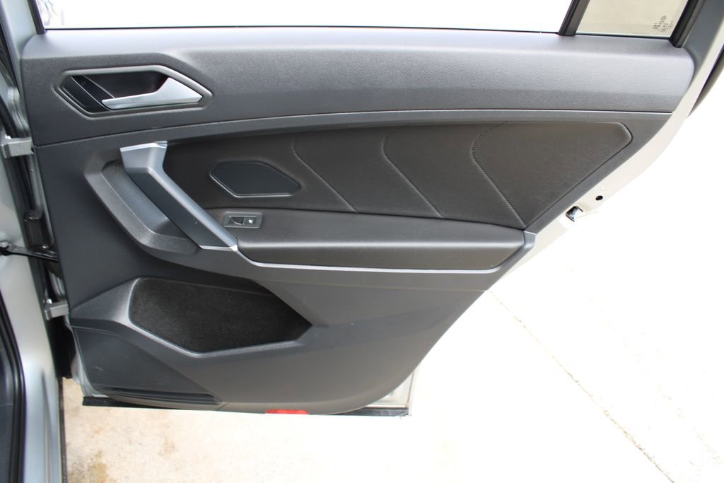 Certified 2020 Volkswagen Tiguan SEL Premium R-Line image 25