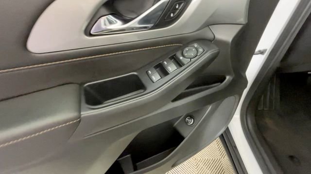 Used 2020 Chevrolet Traverse LT FWD image 18