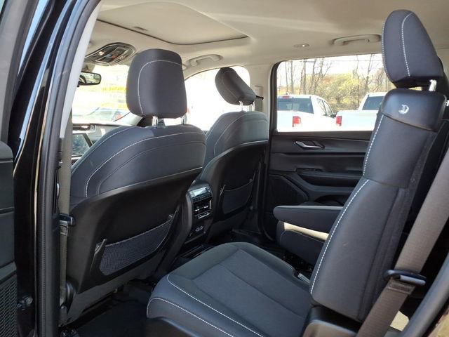 Certified 2023 Jeep Grand Cherokee L Laredo w/ Luxury Tech Group I AWD/4WD image 22