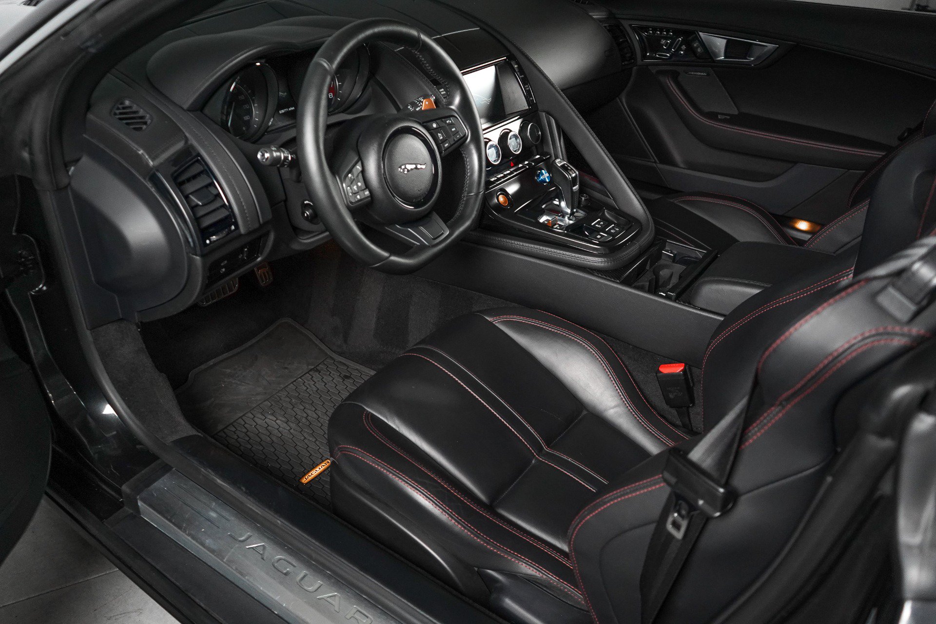 Used 2015 Jaguar F-TYPE S RWD image 42