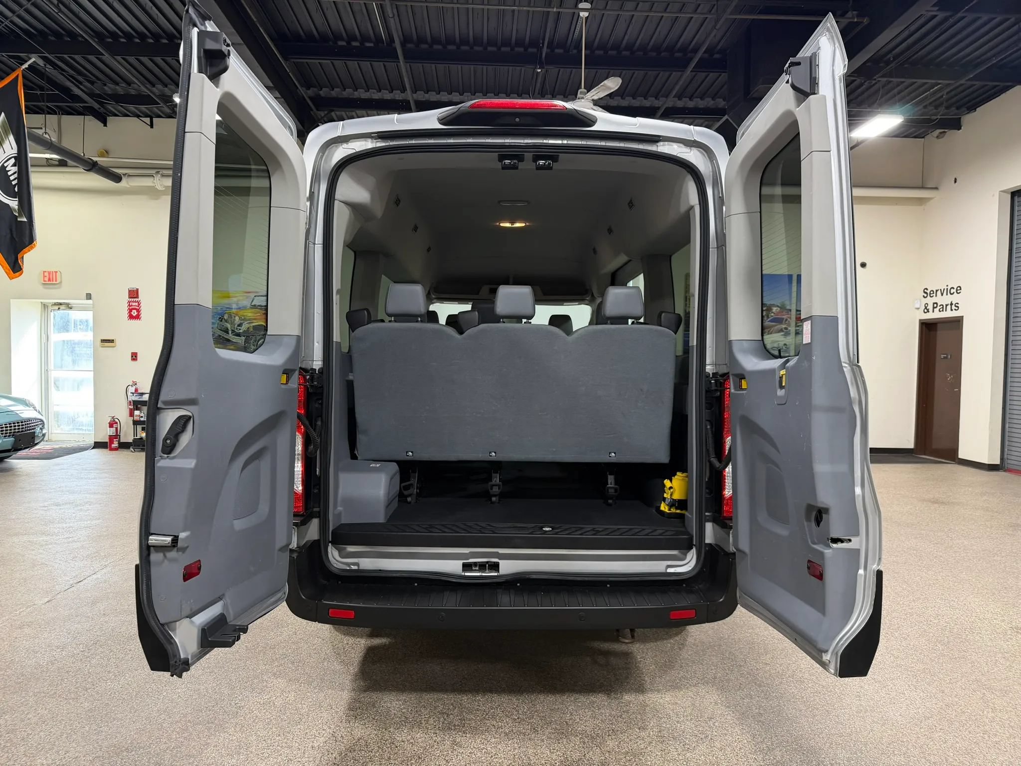 Used 2019 Ford Transit 150 XL RWD image 22