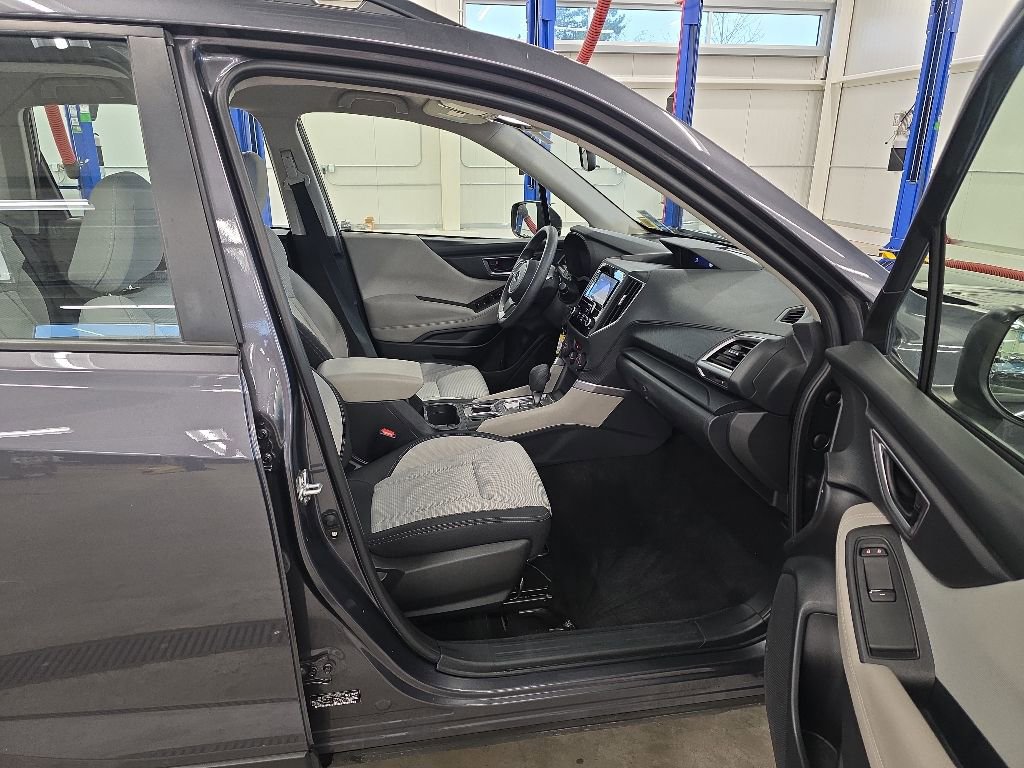 Certified 2023 Subaru Forester AWD/4WD image 4