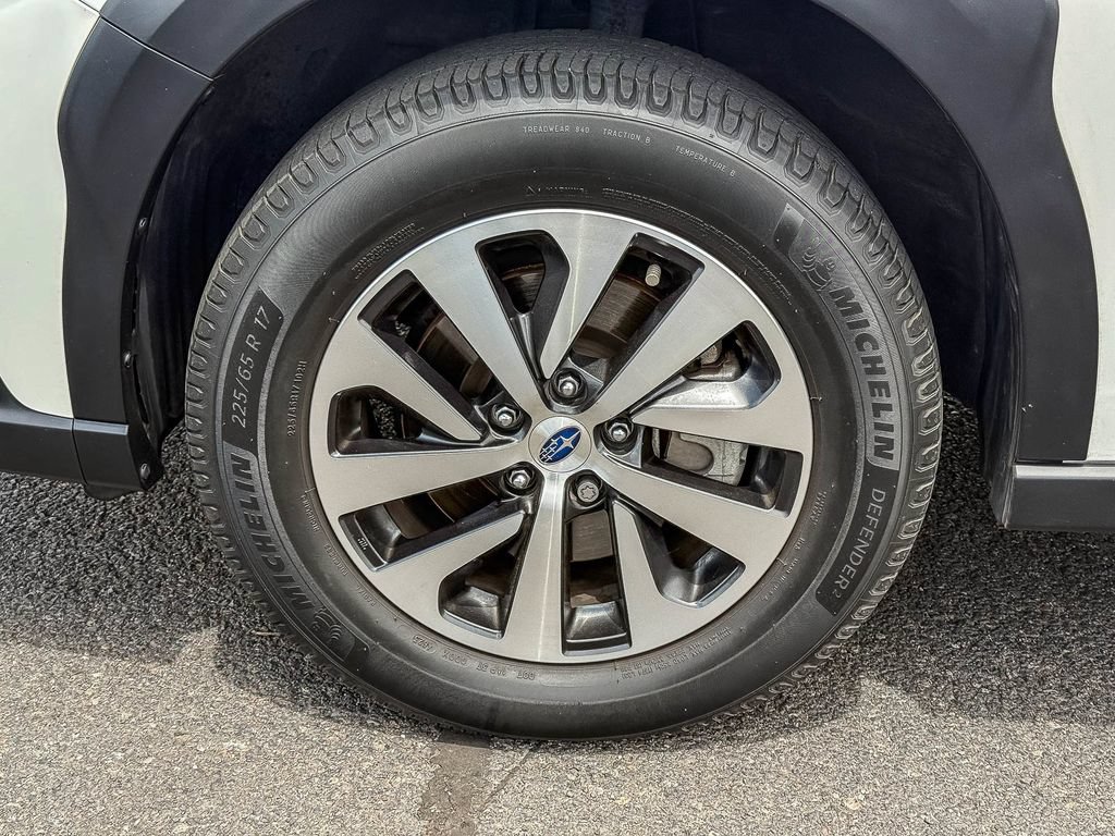 Used 2024 Subaru Outback Premium AWD/4WD image 11