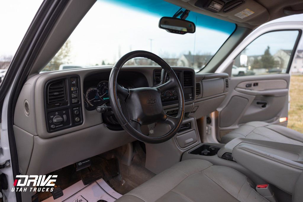 Used 2002 Chevrolet Silverado 2500 LT w/ Off-Road Skid Plate Pkg AWD/4WD image 18