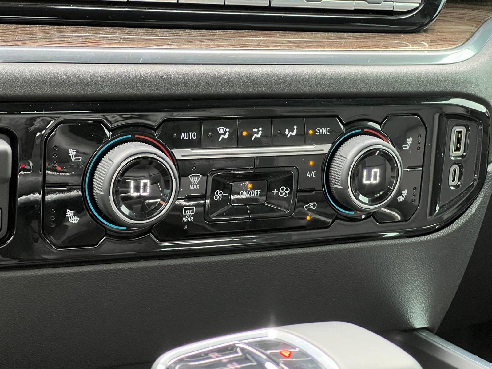Certified 2023 Chevrolet Silverado 1500 RST AWD/4WD image 36