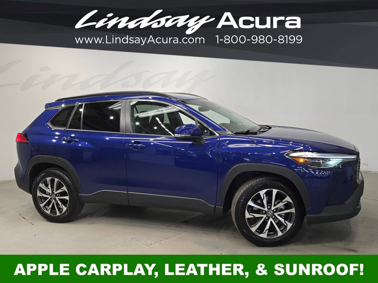 Used 2023 Toyota Corolla Cross XLE w/ Convenience Package FWD image 3