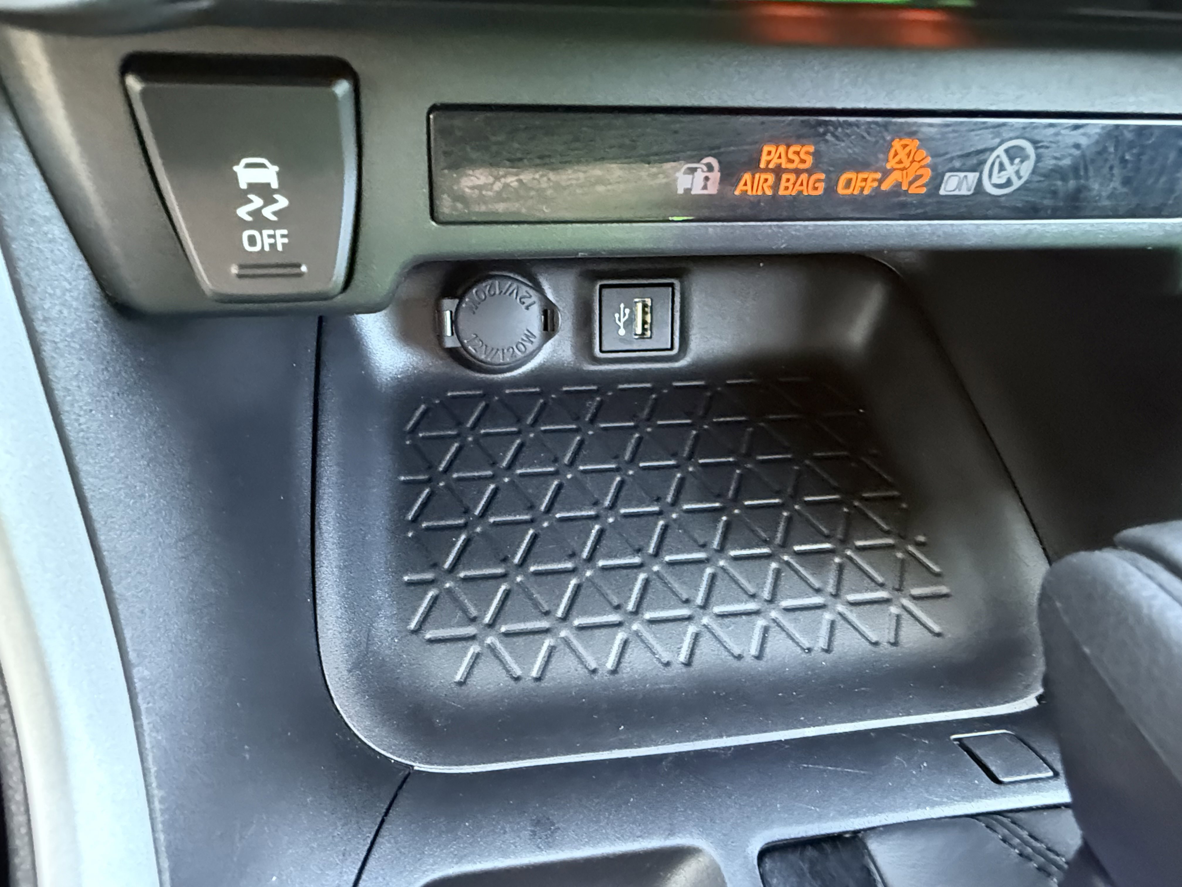 Certified 2025 Toyota RAV4 XLE image 26