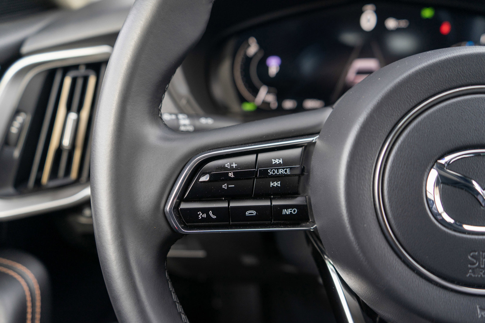 Used 2024 MAZDA CX-90 Plug-In Hybrid w/ Preferred AWD/4WD image 25