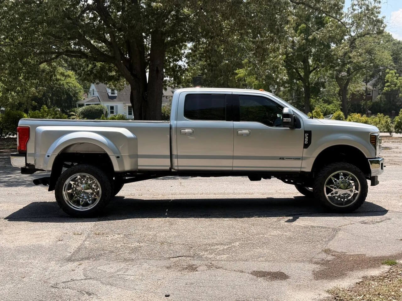 Used 2018 Ford F350 Lariat w/ Lariat Value Package AWD/4WD image 6