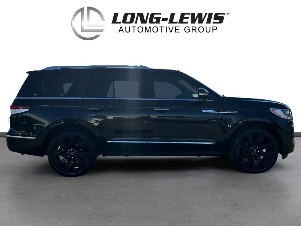 Used 2022 Lincoln Navigator Reserve image 8