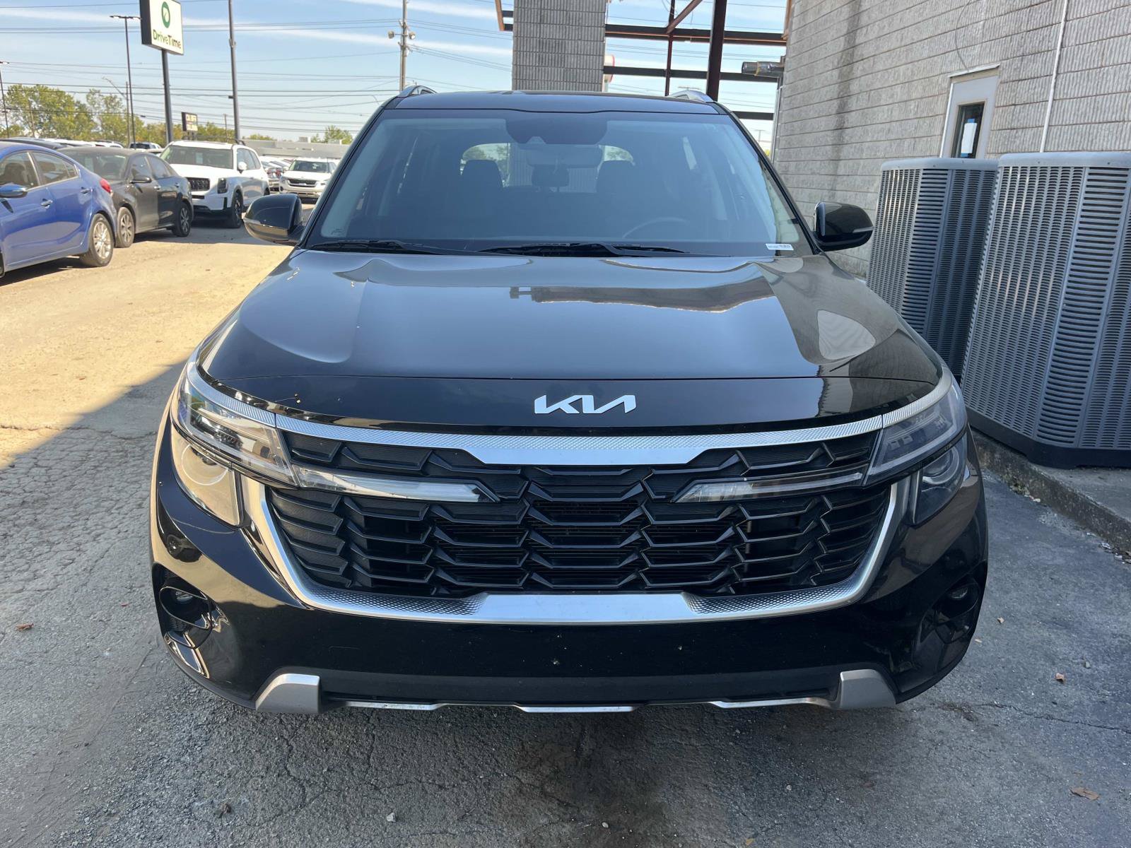 Used 2025 Kia Seltos S FWD image 2