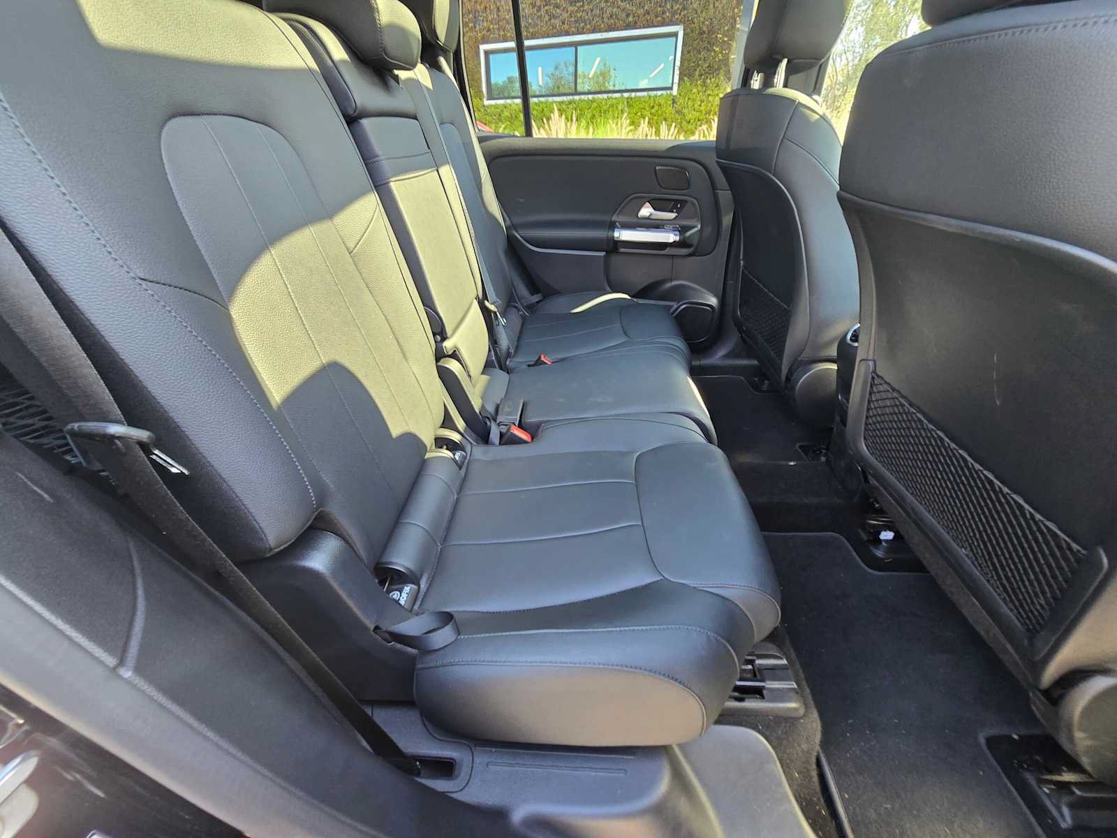Used 2024 Mercedes-Benz EQB 300 4MATIC image 12