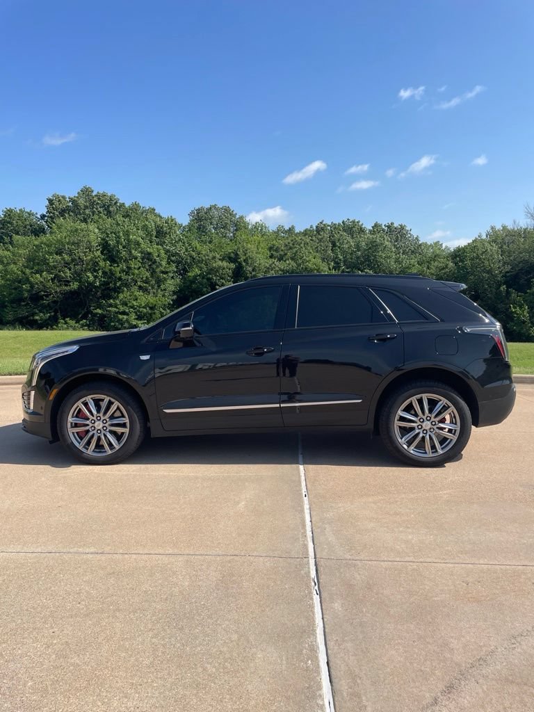 Used 2025 Cadillac XT5 Sportv w/ Technology Package AWD/4WD image 2