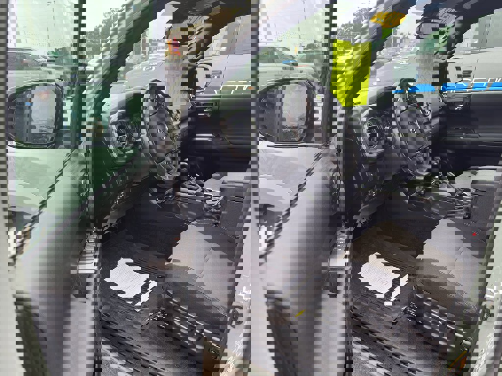 Used 2022 Toyota Tacoma TRD Sport image 10