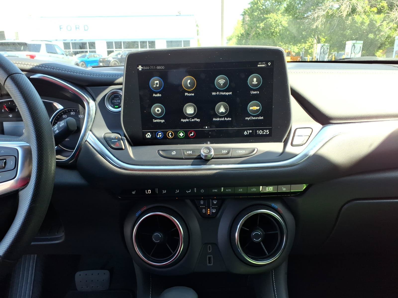 Used 2025 Chevrolet Blazer LT FWD image 11