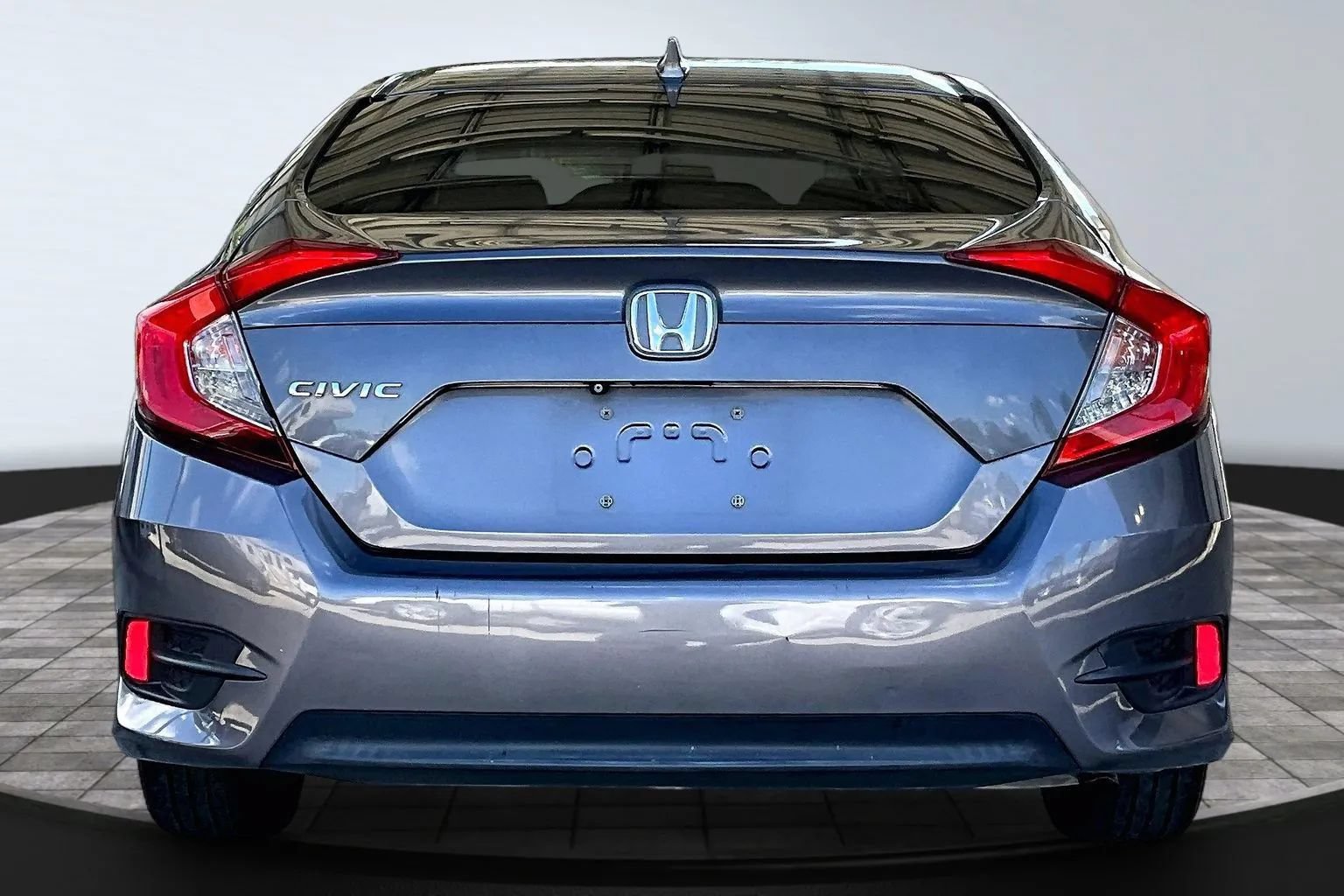 Used 2018 Honda Civic EX image 5