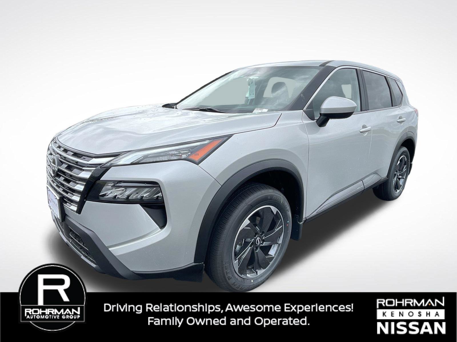 Used 2024 Nissan Rogue SV AWD/4WD image 2