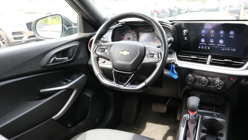 Used 2024 Chevrolet Trax RS FWD image 16
