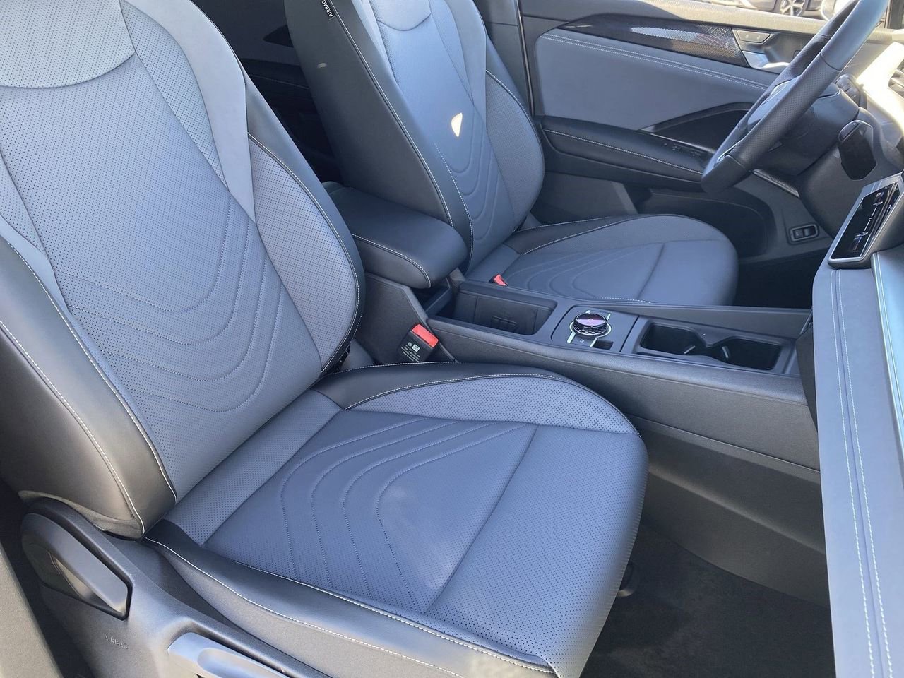 New 2026 Volkswagen Tiguan SE R-Line image 7