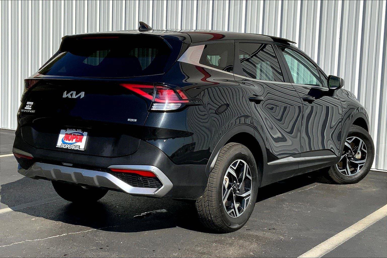 Used 2024 Kia Sportage LX image 11