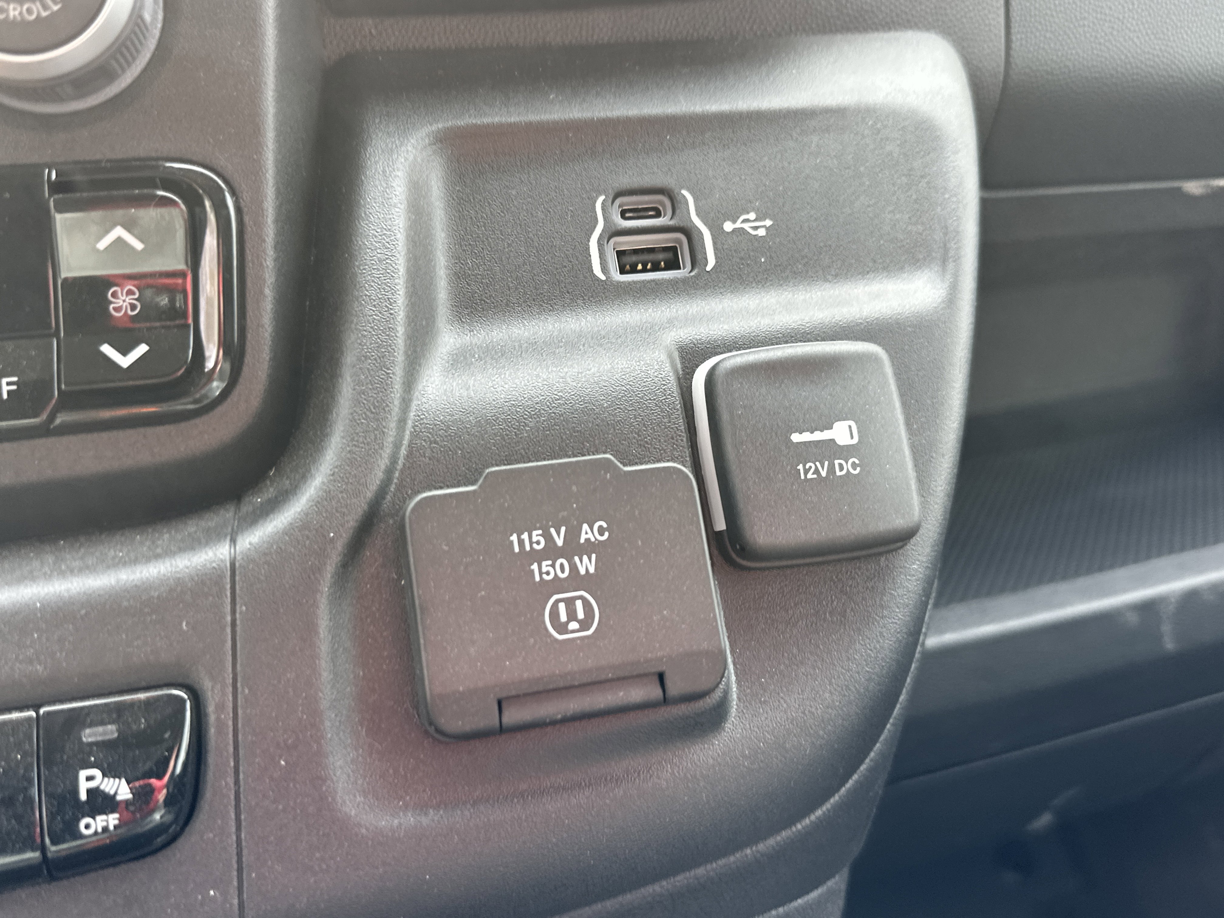 New 2025 RAM ProMaster 2500 w/ Crew Van Package image 7