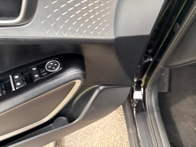Used 2025 Kia Soul FWD image 30