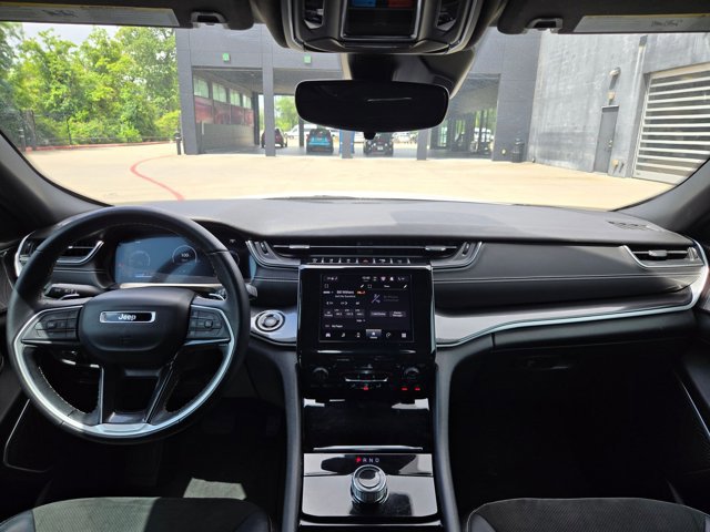 Used 2022 Jeep Grand Cherokee Altitude image 13