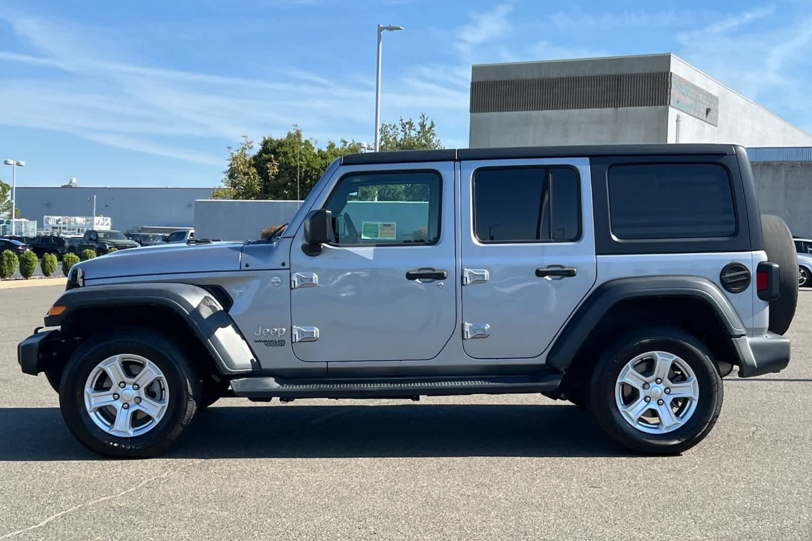 Used 2019 Jeep Wrangler Unlimited Sport S AWD/4WD image 9