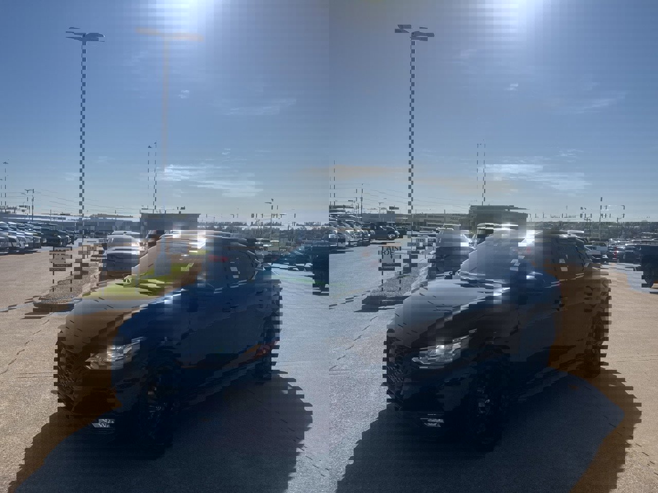 Certified 2022 Nissan Sentra SR w/ Midnight Edition image 6