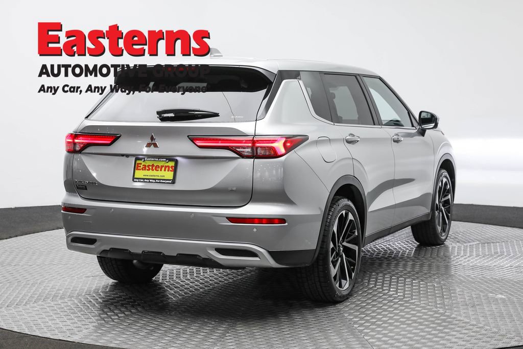 Used 2024 Mitsubishi Outlander SE image 5