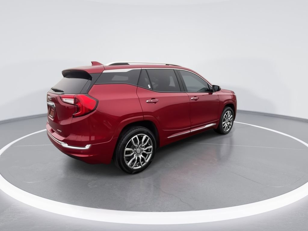 Used 2024 GMC Terrain Denali image 8