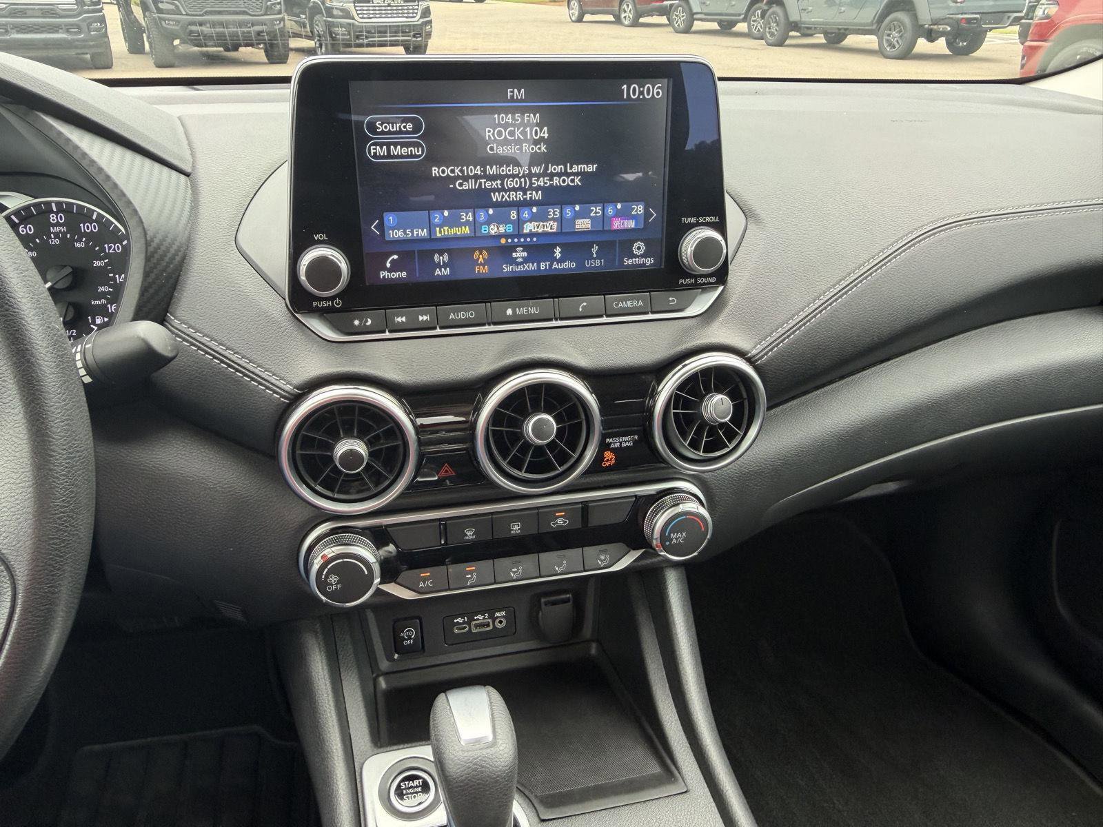 Used 2024 Nissan Sentra SV FWD image 11