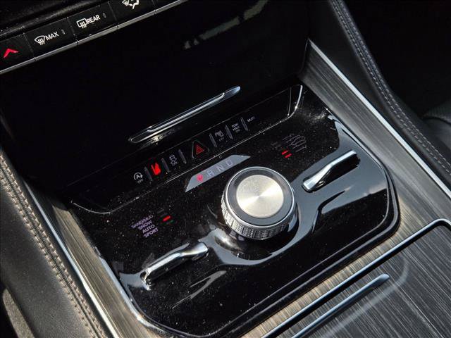 Used 2024 Jeep Wagoneer Series III AWD/4WD image 15