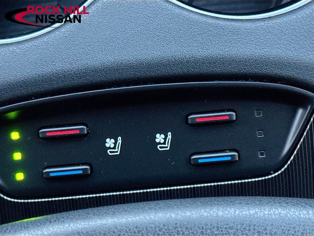 Used 2021 Toyota Venza XLE image 21