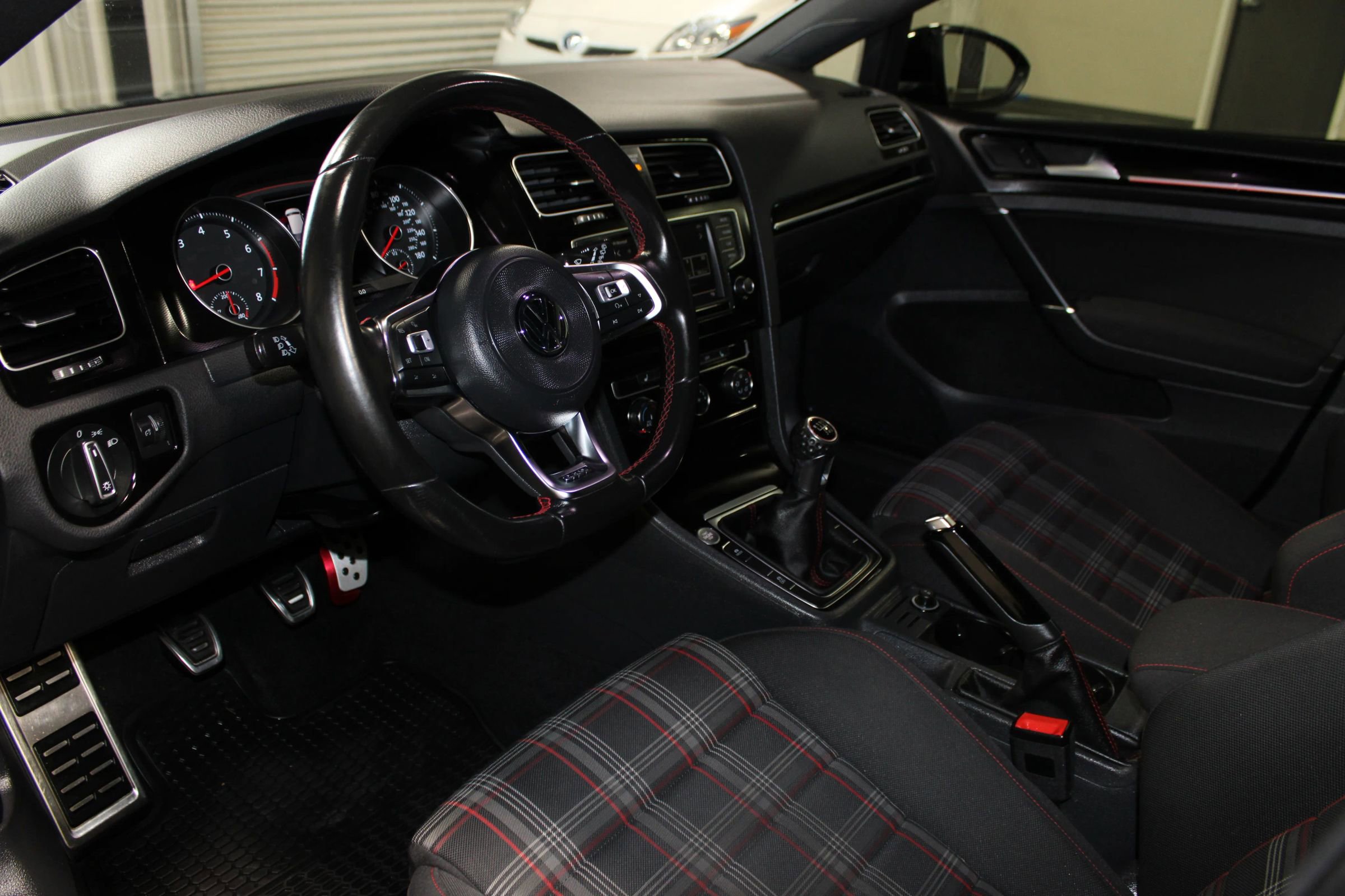 Used 2017 Volkswagen GTI Sport FWD image 24