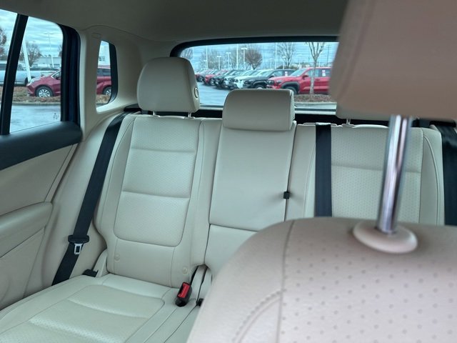Used 2013 Volkswagen Tiguan SE image 11