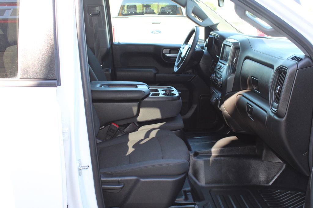 Used 2024 Chevrolet Silverado 1500 W/T w/ WT Value Package AWD/4WD image 28