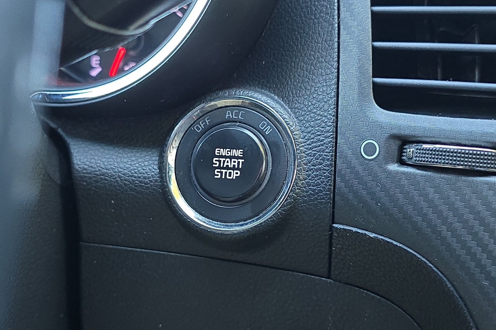Used 2015 Kia Forte Koup SX FWD image 20