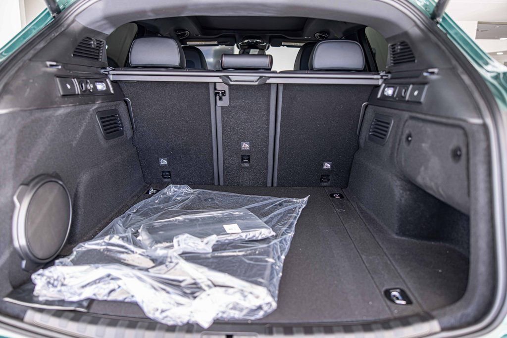 New 2025 Alfa Romeo Stelvio Sprint image 17