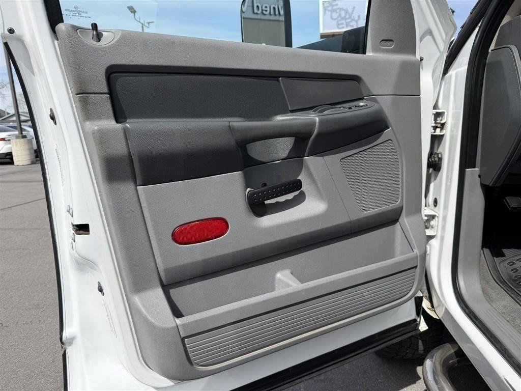 Used 2009 Dodge Ram 2500 Truck SXT AWD/4WD image 16