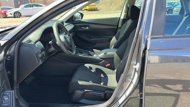Used 2025 Honda Accord LX image 9