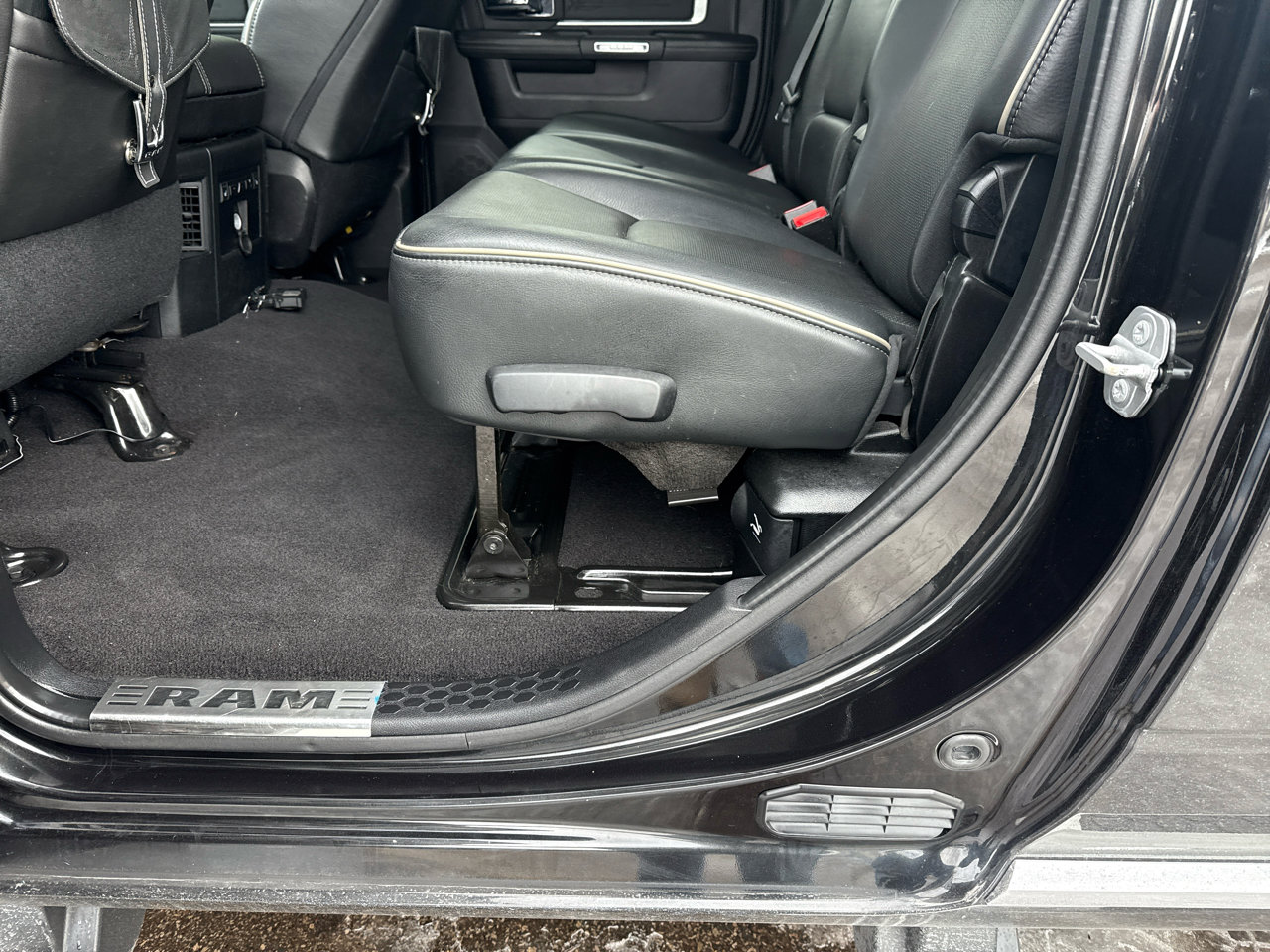 Used 2016 RAM 2500 Limited image 27