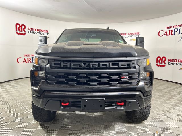 Used 2024 Chevrolet Silverado 1500 Custom Trail Boss AWD/4WD image 2