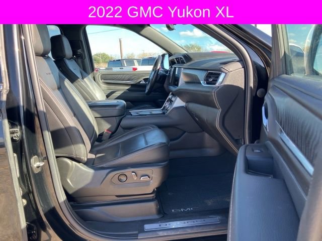 Used 2022 GMC Yukon XL Denali w/ Denali Premium Package image 10