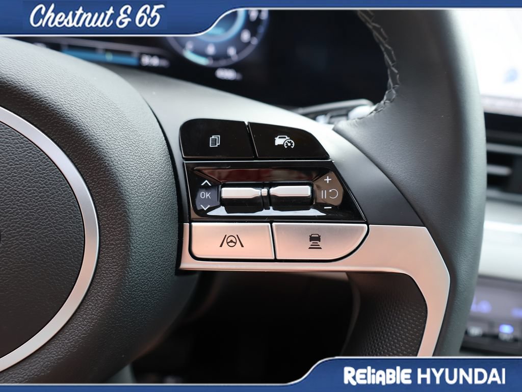 Certified 2025 Hyundai Elantra Limited FWD image 28