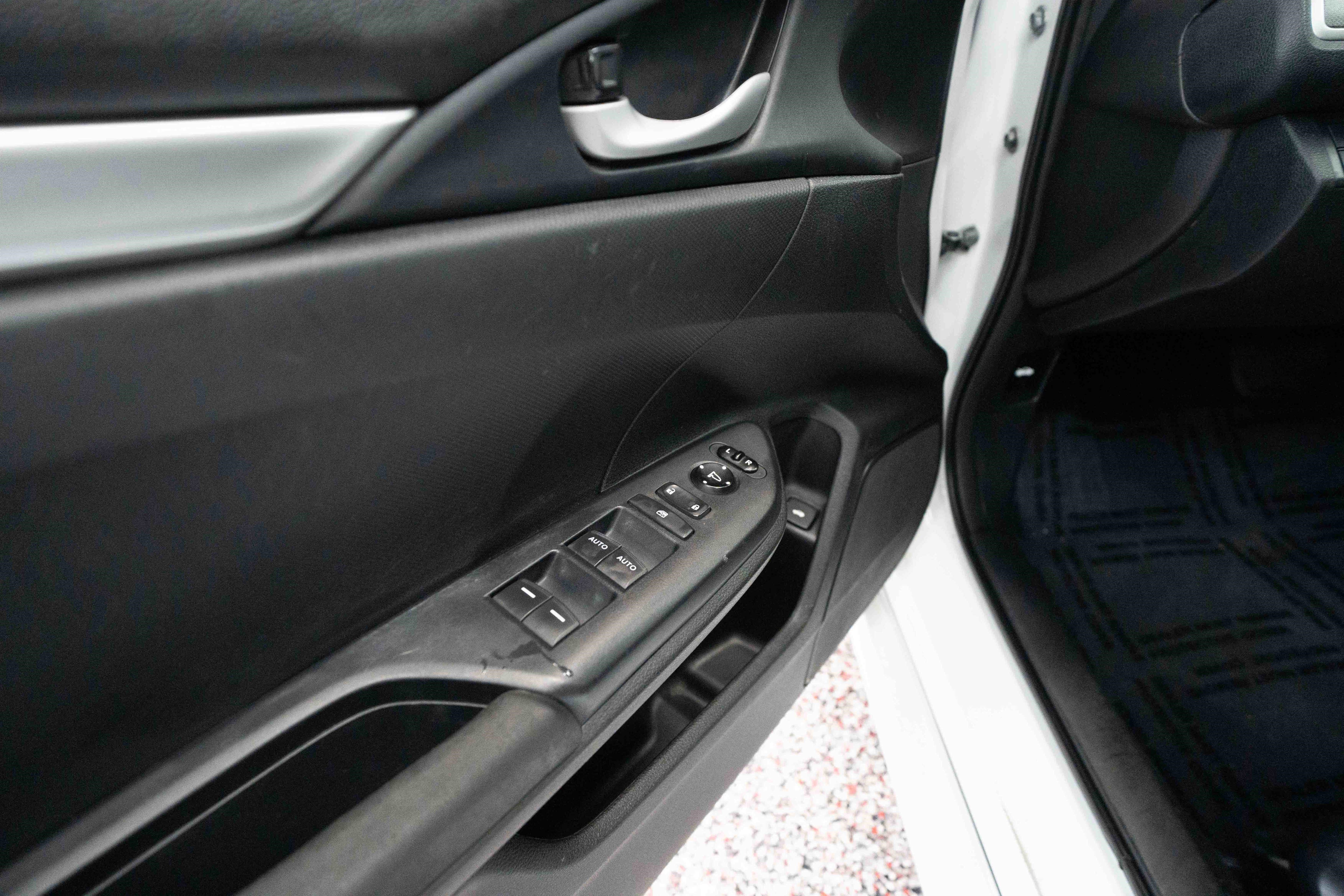 Used 2019 Honda Civic LX image 7